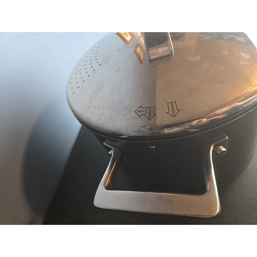 Circulon Hard Anodized‎ Aluminum 7 Quart Casserole With Locking Straining Lid